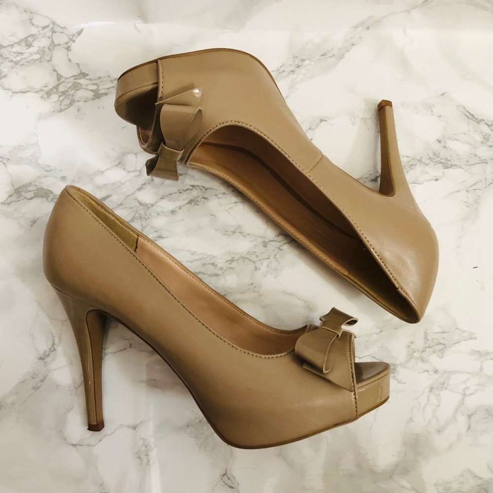 Nine West peep toe pumps